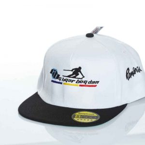 broderie logo pe sepci